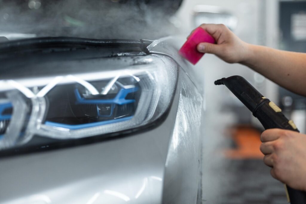 W świecie motoryzacji, gdzie każdy detal ma znaczenie, dbałość o lakier samochodu jest nie tylko kwestią estetyki, ale także ochrony